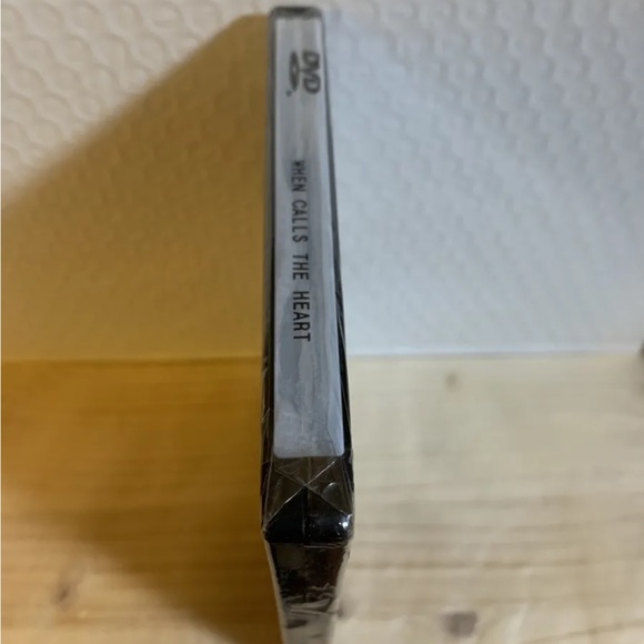 When Calls the Heart DVD Erin Krakow Maggie Grace Poppy Drayton Lori Loughlin - Picture 6 of 6